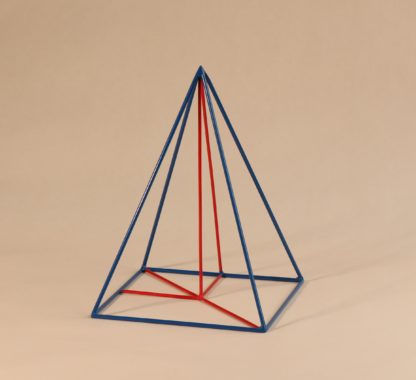 Pyramide mit quadratischer Basis